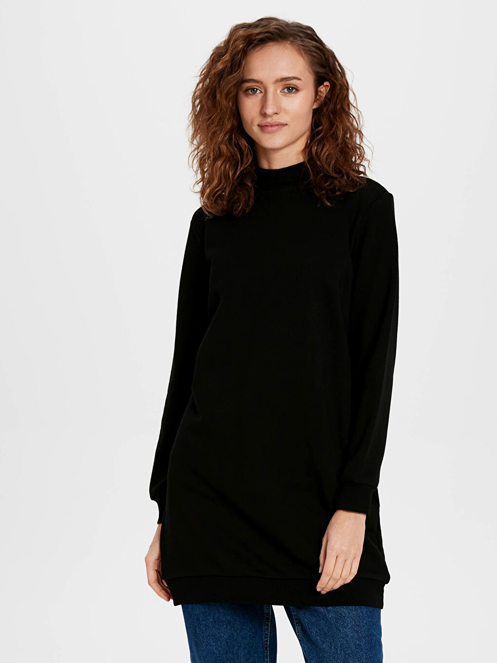 Siyah Dik Yaka Sweatshirt Kumaşı Kadın Tunik-1