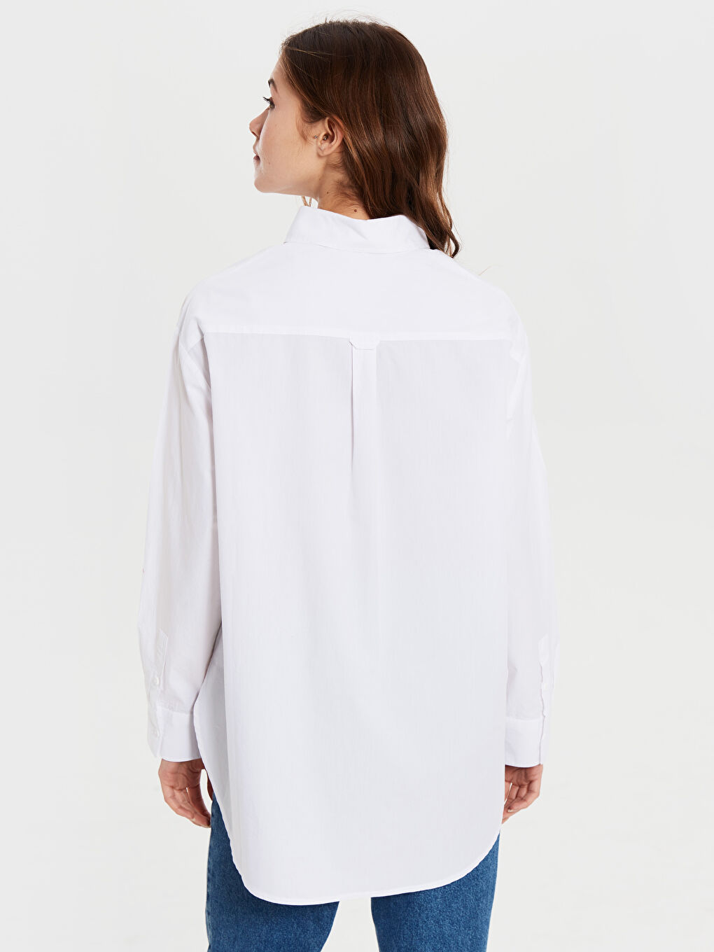 Beyaz Gömlek Yaka Standart Fit Uzun Kollu Kadın Gömlek-4
