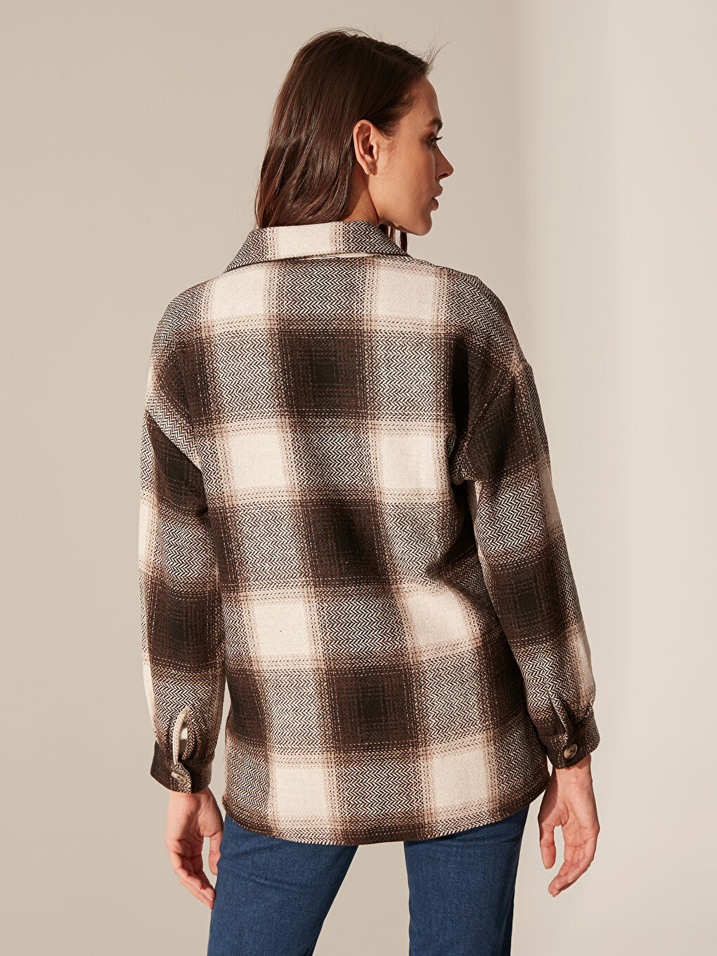 Bej Standart Fit Uzun Kollu Kadın Ekose Oduncu Gömlek-3