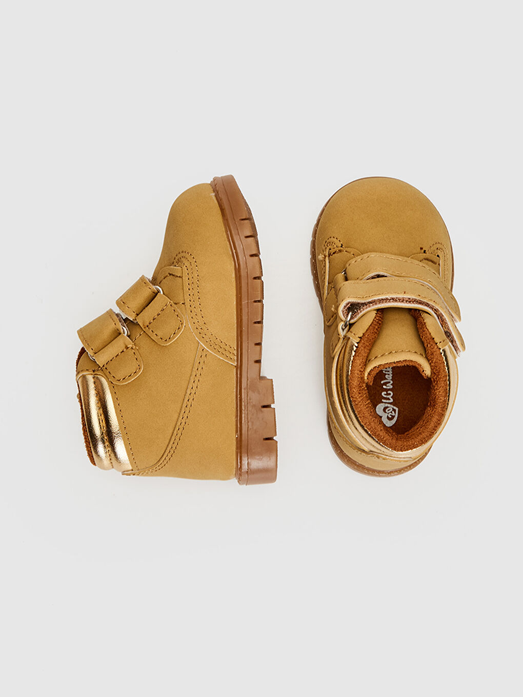 Bej Deri Görünümlü Cırt Cırtlı Kız Bebek Bot-1