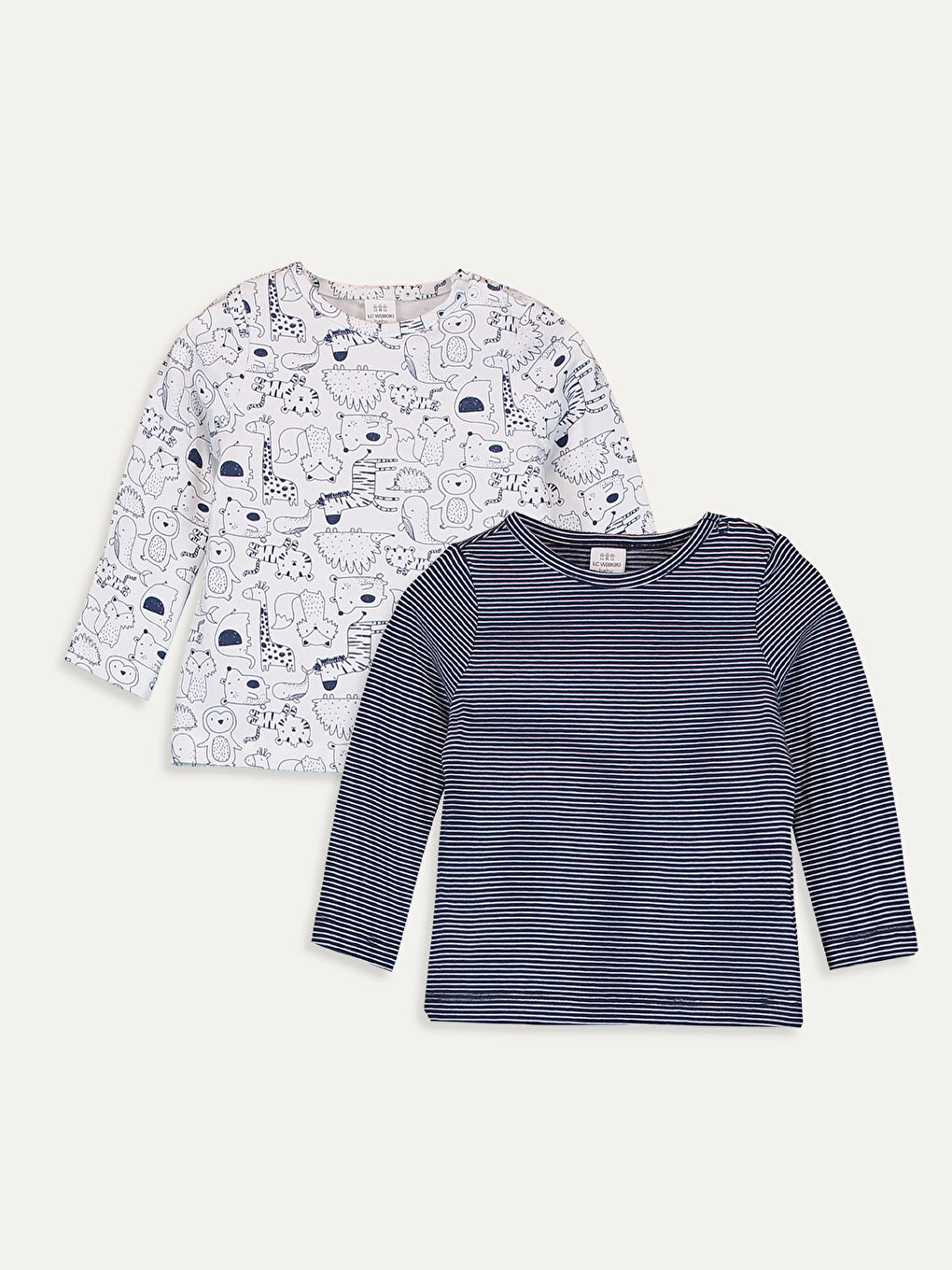 تي شيرت أبيض طفل صغير