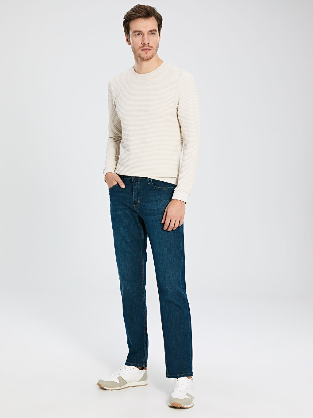 890 Relaxed Fit Men's Jeans