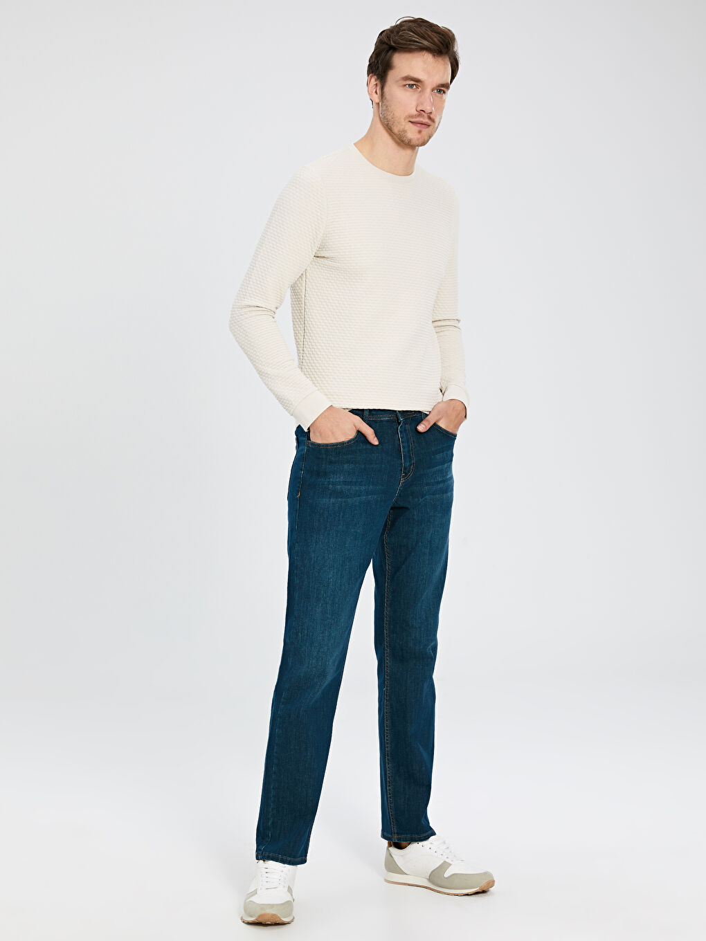890 Relaxed Fit Men's Jeans-1
