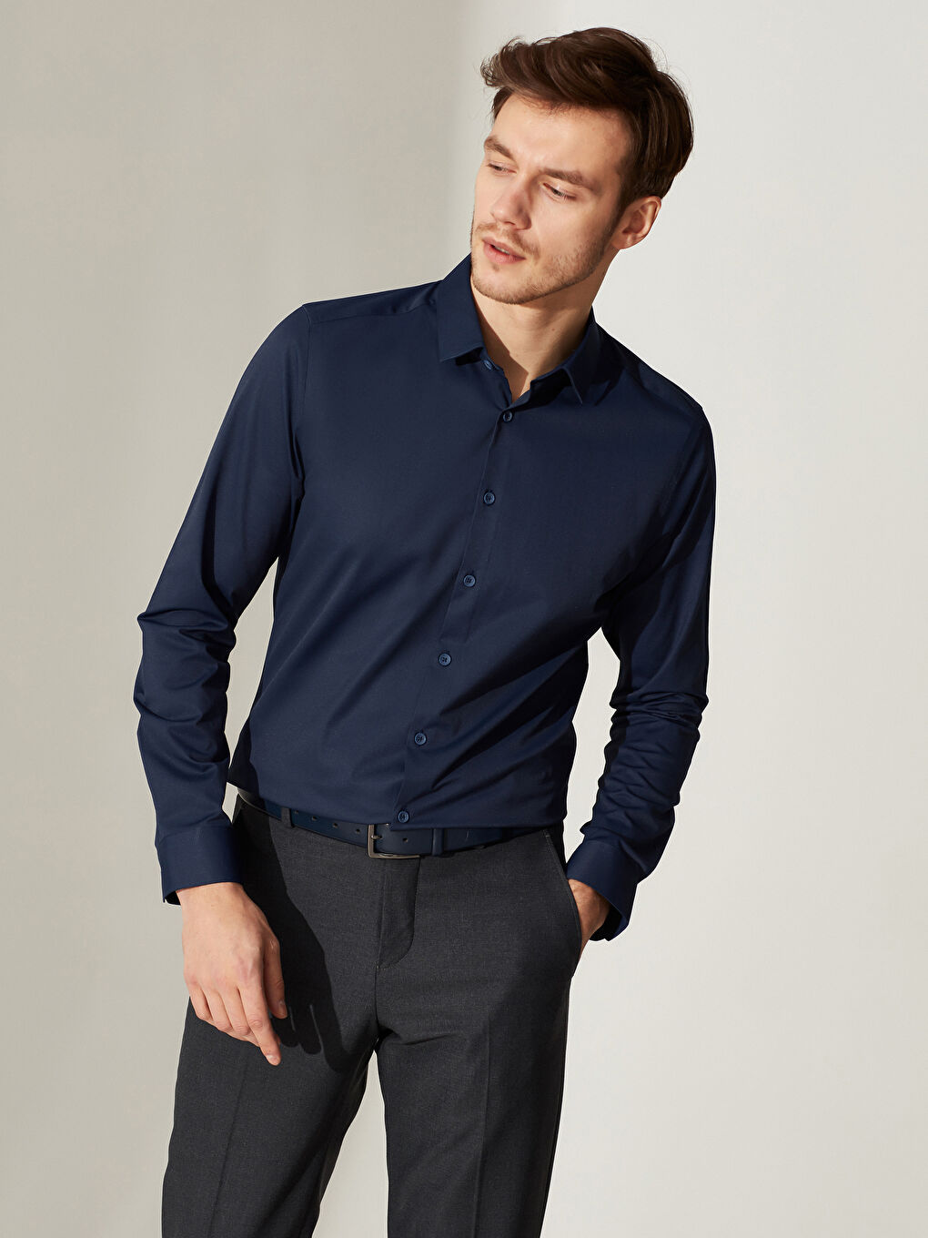 Chemise Homme Extra Slim Fit Manches Longues en Popeline