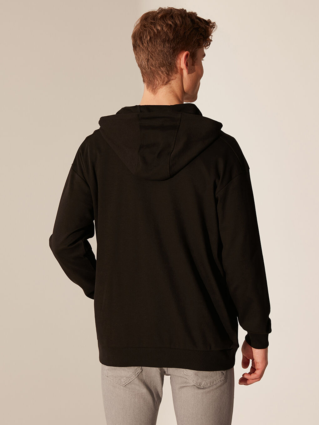 Siyah Kapüşonlu Uzun Kollu Erkek Fermuarlı Sweatshirt-3