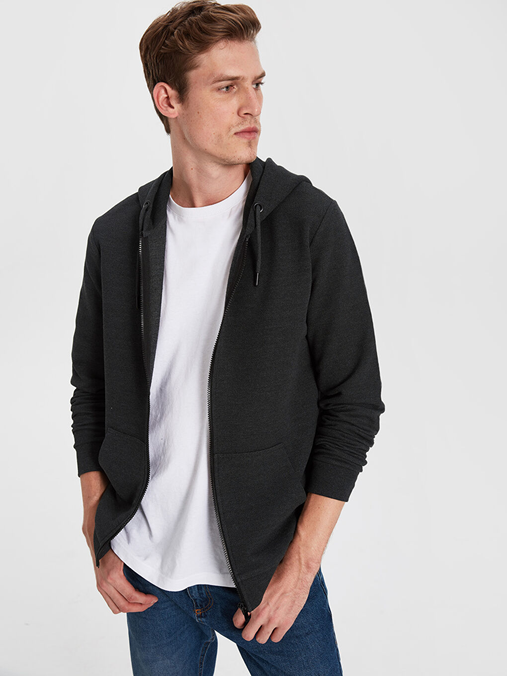 سويت شيرت مزود بغطاء رأس بسحاب للرجال-1