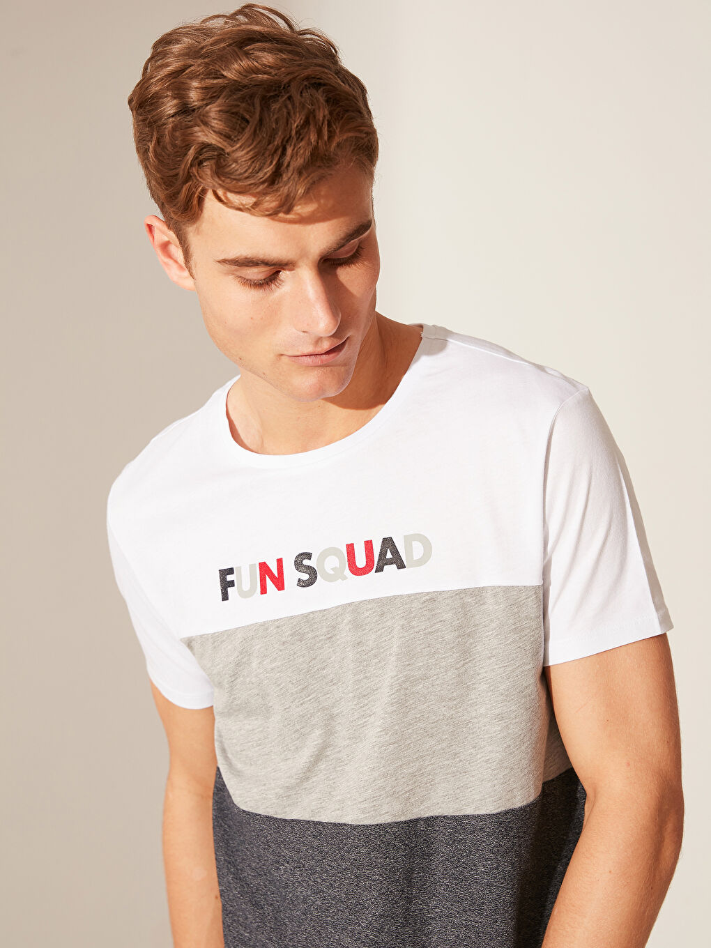 Beyaz Bisiklet Yaka Kısa Kollu Erkek Tişört-2