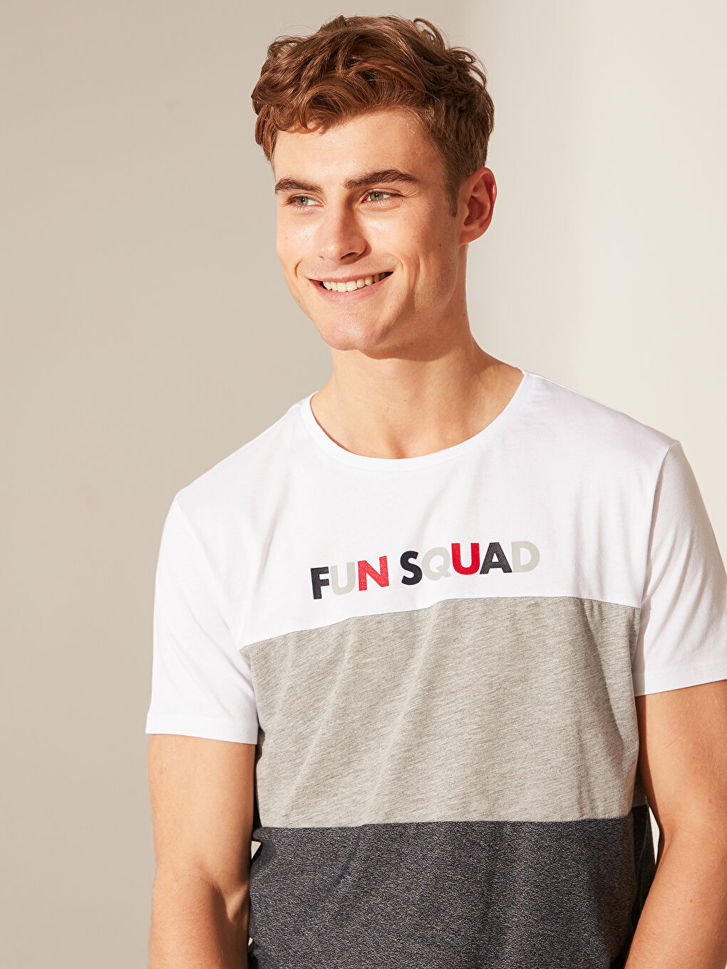 Beyaz Bisiklet Yaka Kısa Kollu Erkek Tişört-3