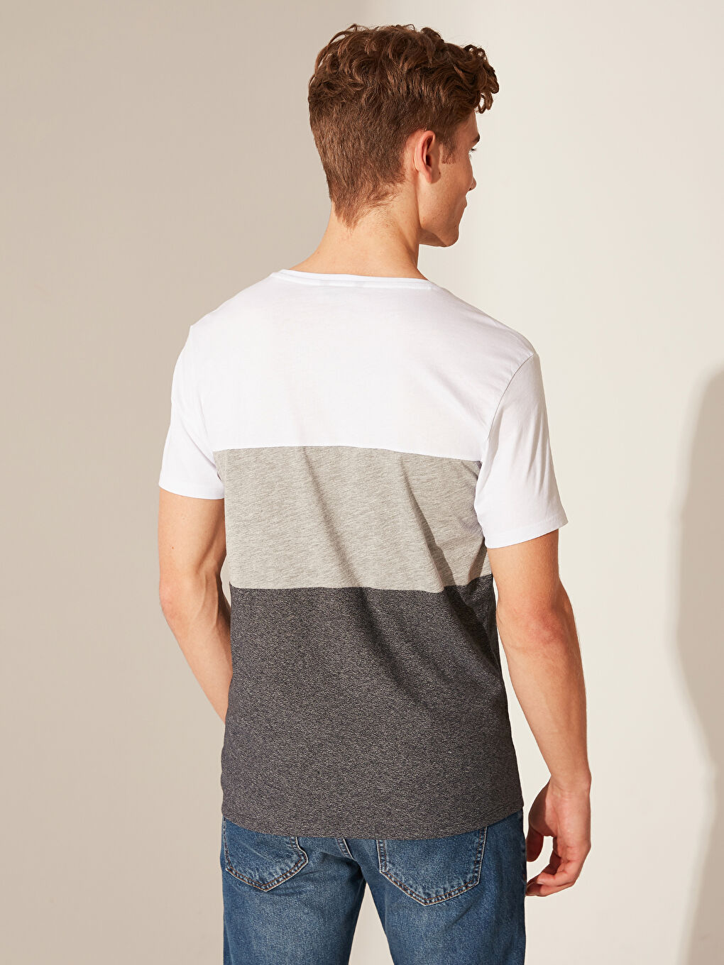 Beyaz Bisiklet Yaka Kısa Kollu Erkek Tişört-4