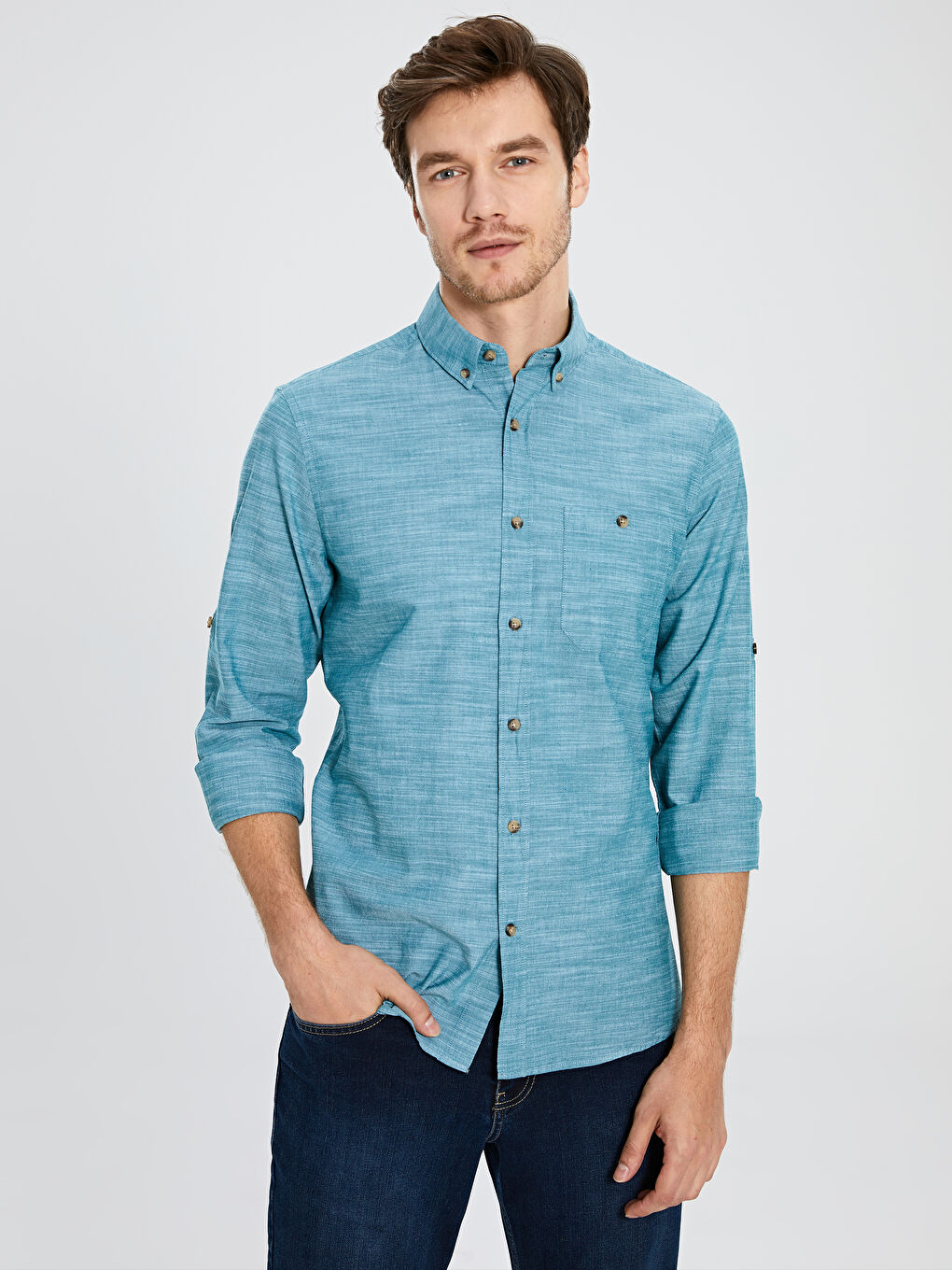 Рубашка мужская из поплина стандартного кроя с длинным рукавом-1