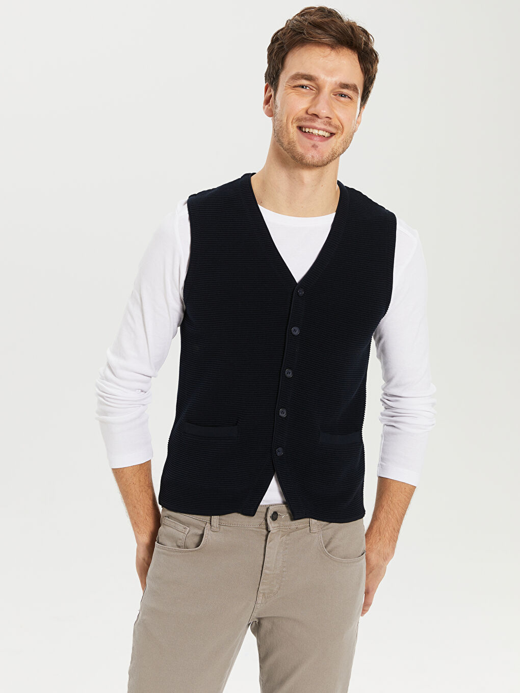 LCWAIKIKI Classic V Neck Slim Men's Knitwear Vest -0S1433Z8-NOO