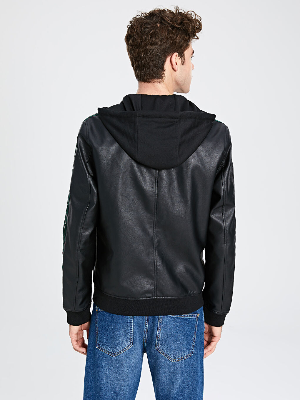 Siyah Standart Kalıp Kapüşonlu Erkek Deri Görünümlü Mont-4