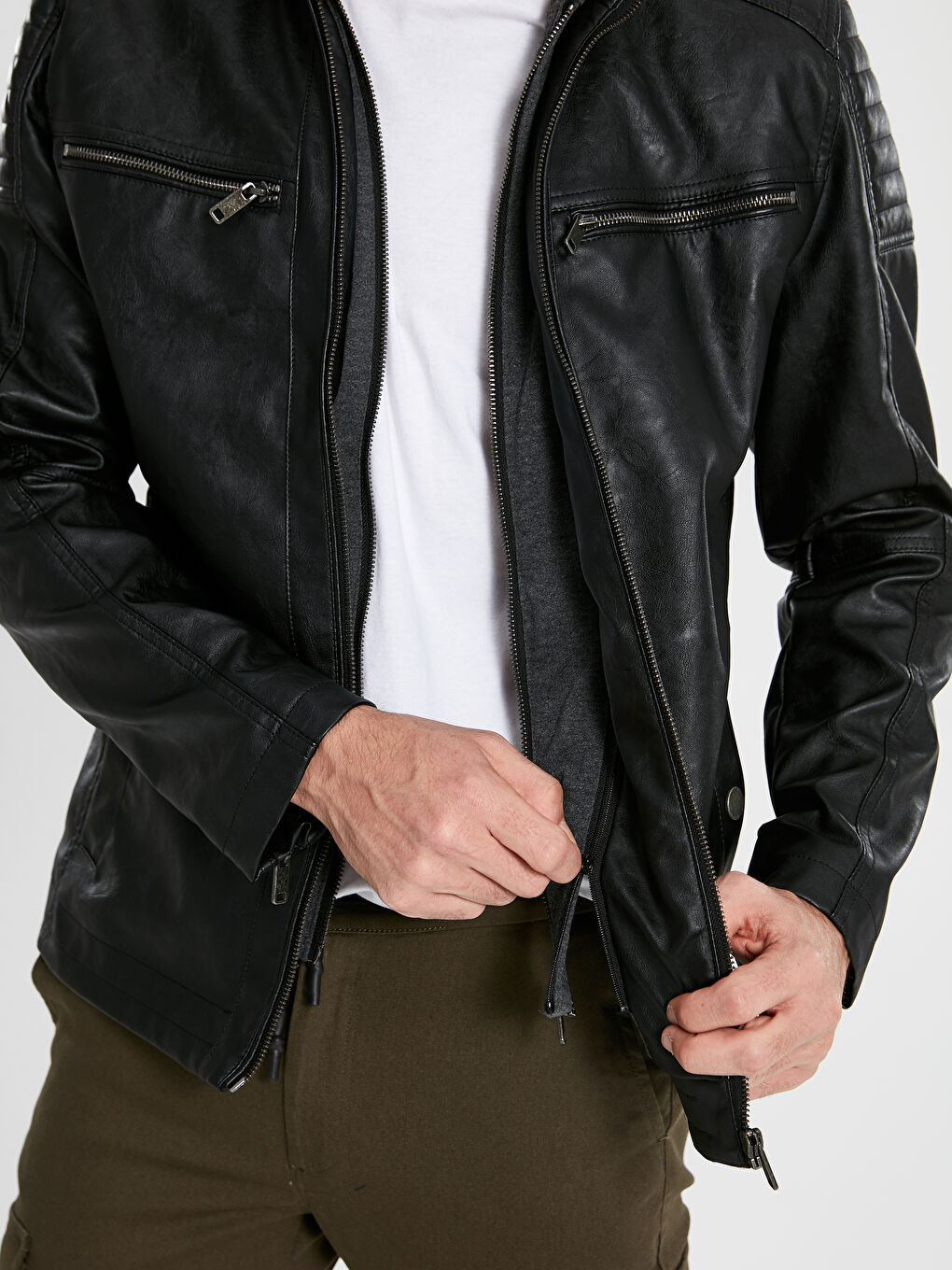 Siyah Standart Kalıp Erkek Deri Görünümlü Mont-3