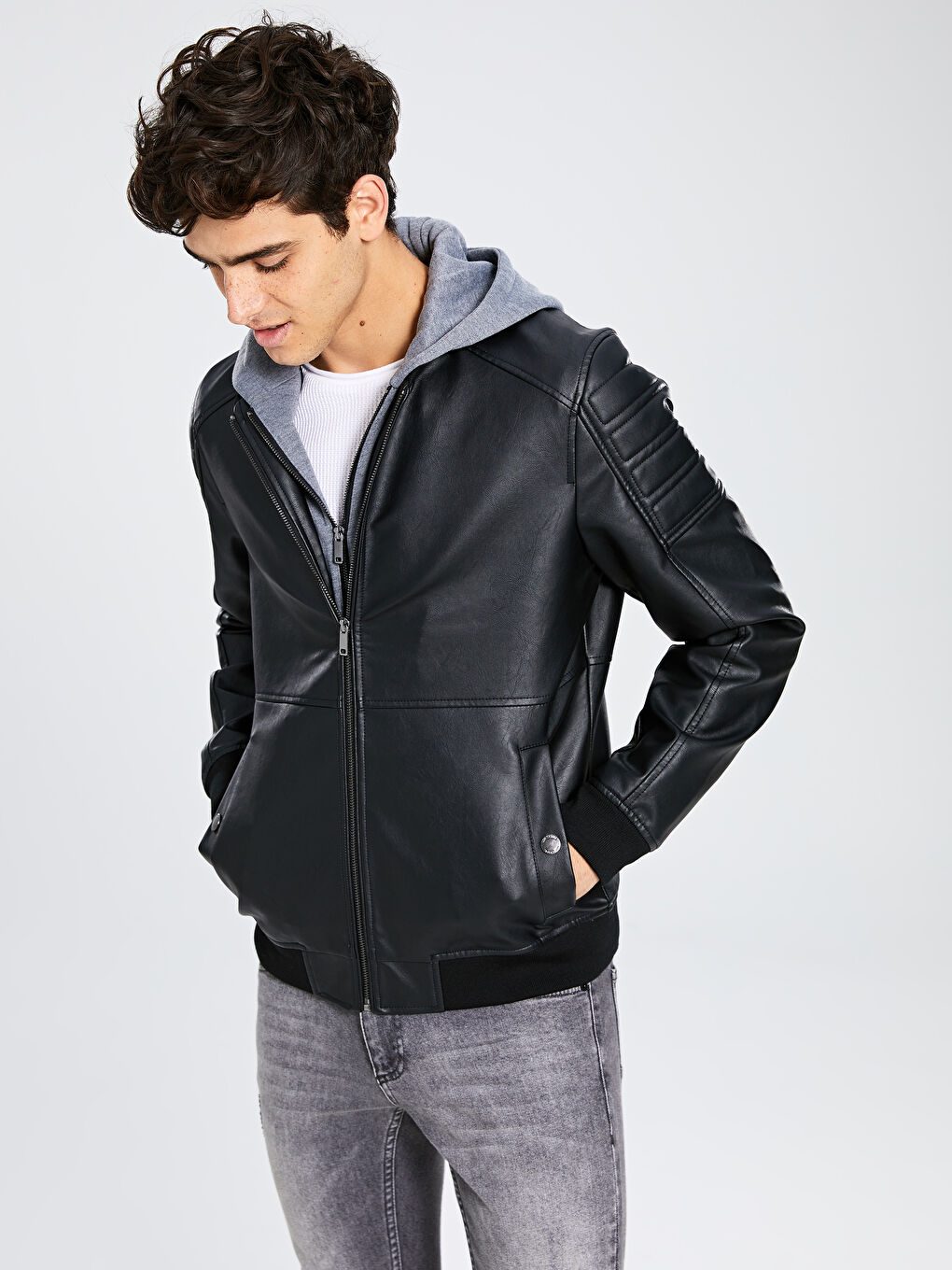 Siyah Standart Kalıp Erkek Deri Görünümlü Mont-1