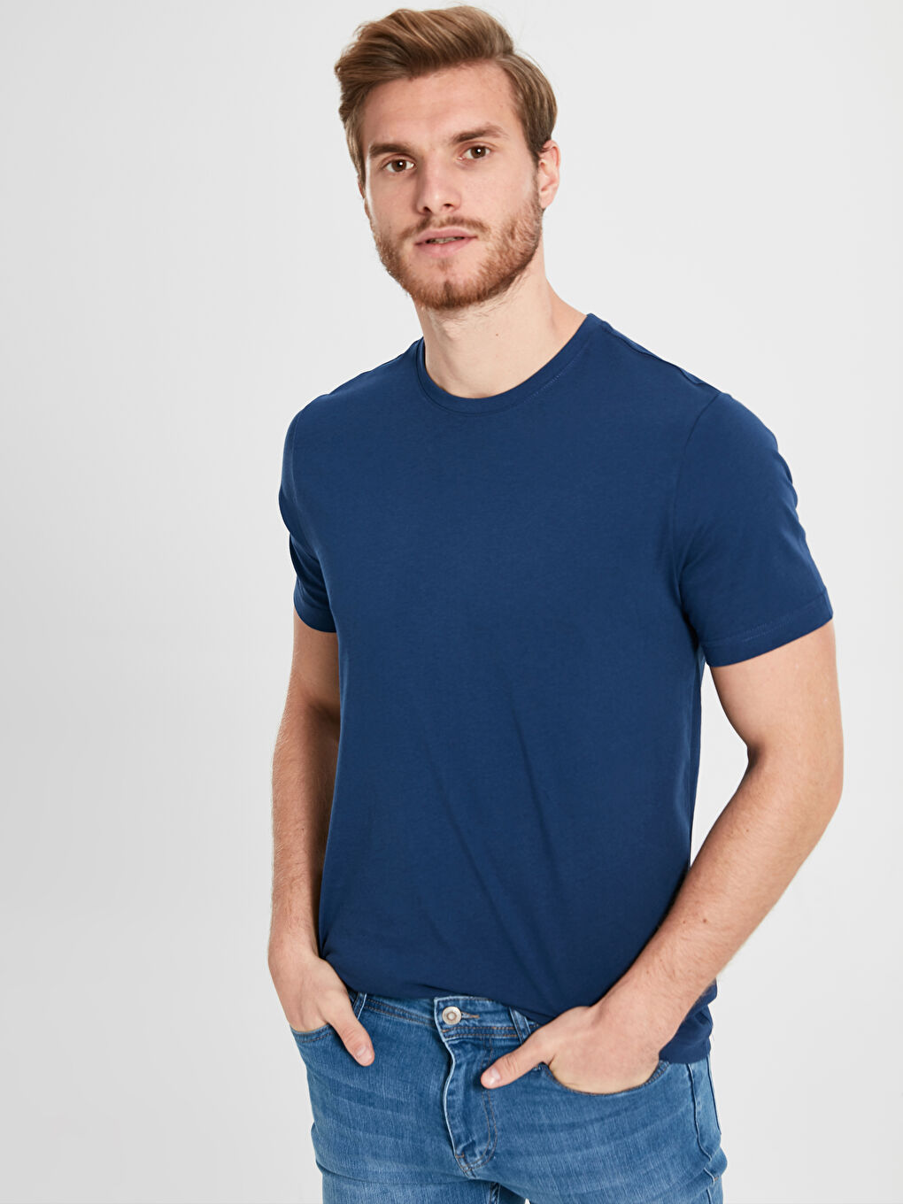 تيشيرت أساسي برقبة دائرية من قطن ممشط-1