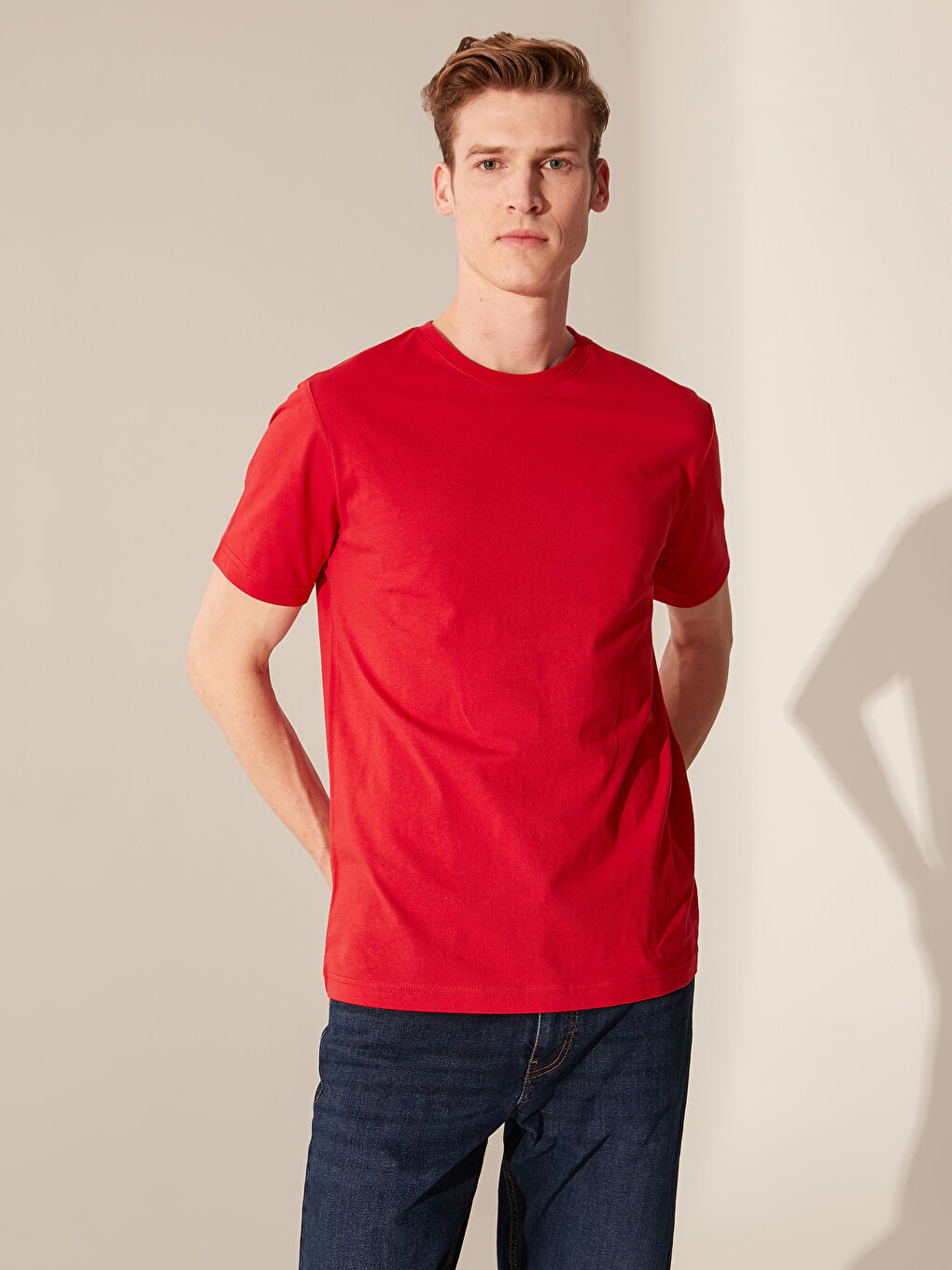 Kırmızı Bisiklet Yaka Basic Penye Tişört-1