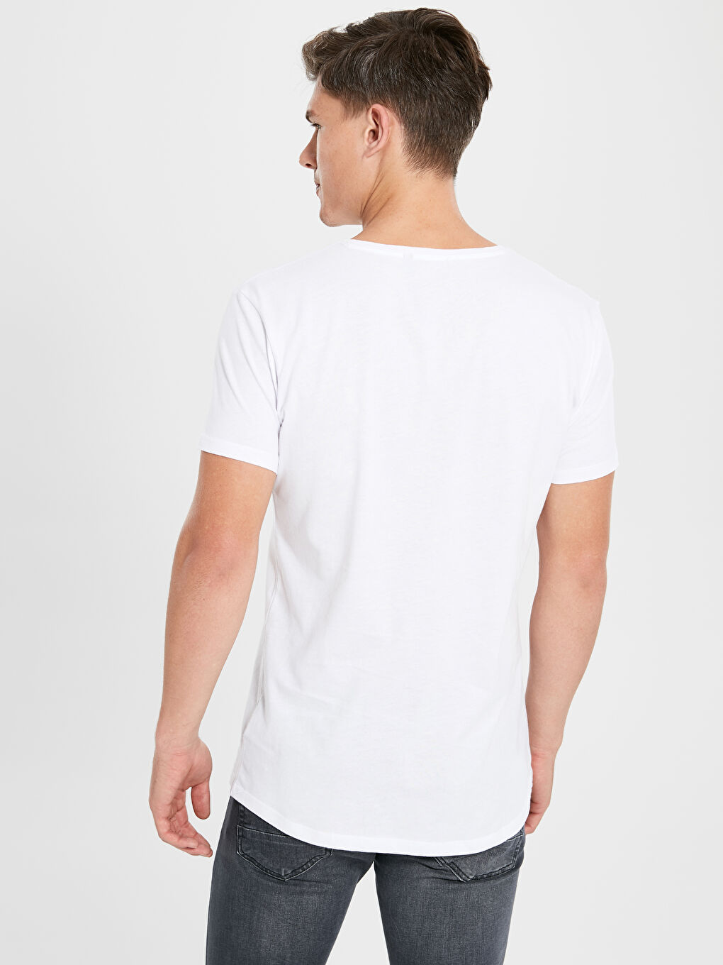 Базовая футболка из чесаного хлопка с круглым вырезом-3