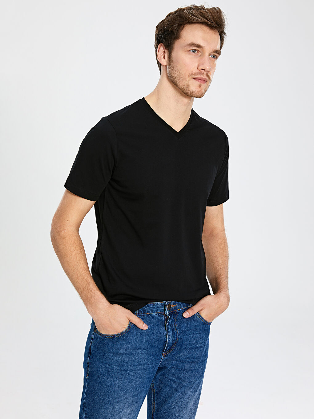 Базовая мужская футболка из хлопка с V-образным вырезом и короткими рукавами-1