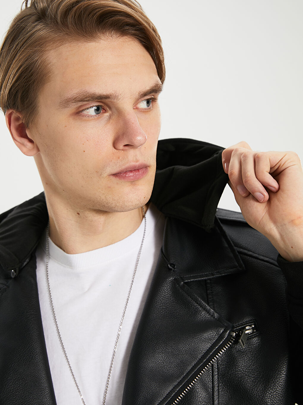 Siyah Standart Kalıp Erkek Deri Görünümlü Mont-4