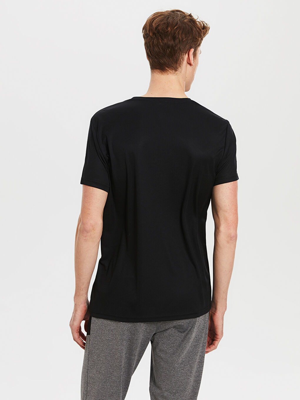 Спортивная футболка с круглым вырезом-2