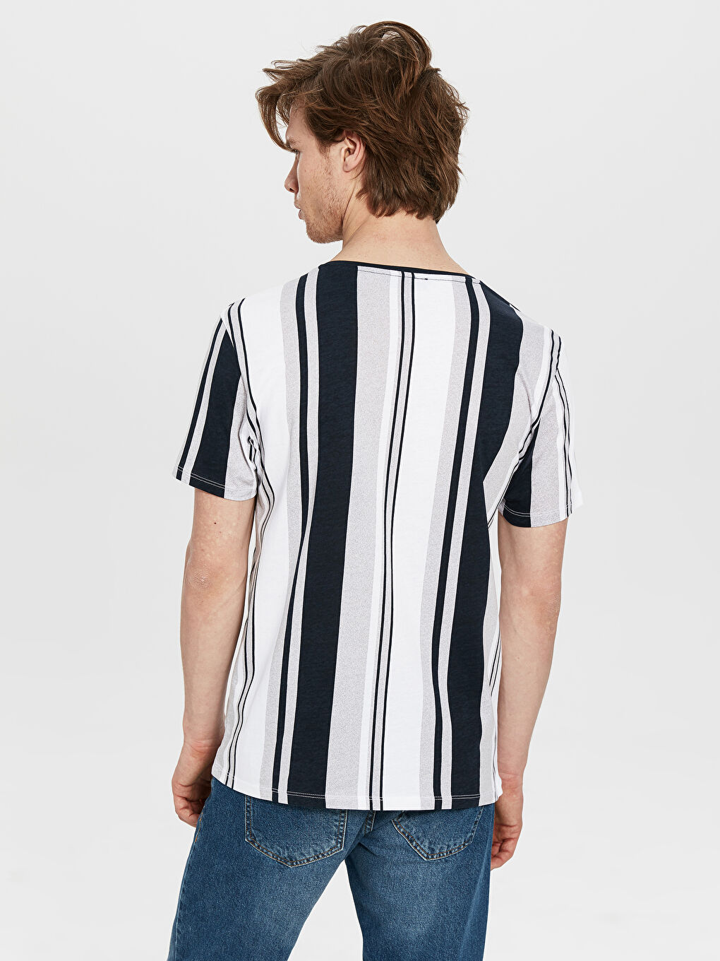 Beyaz Bisiklet Yaka Kısa Kollu Baskılı Penye Erkek Tişört-1