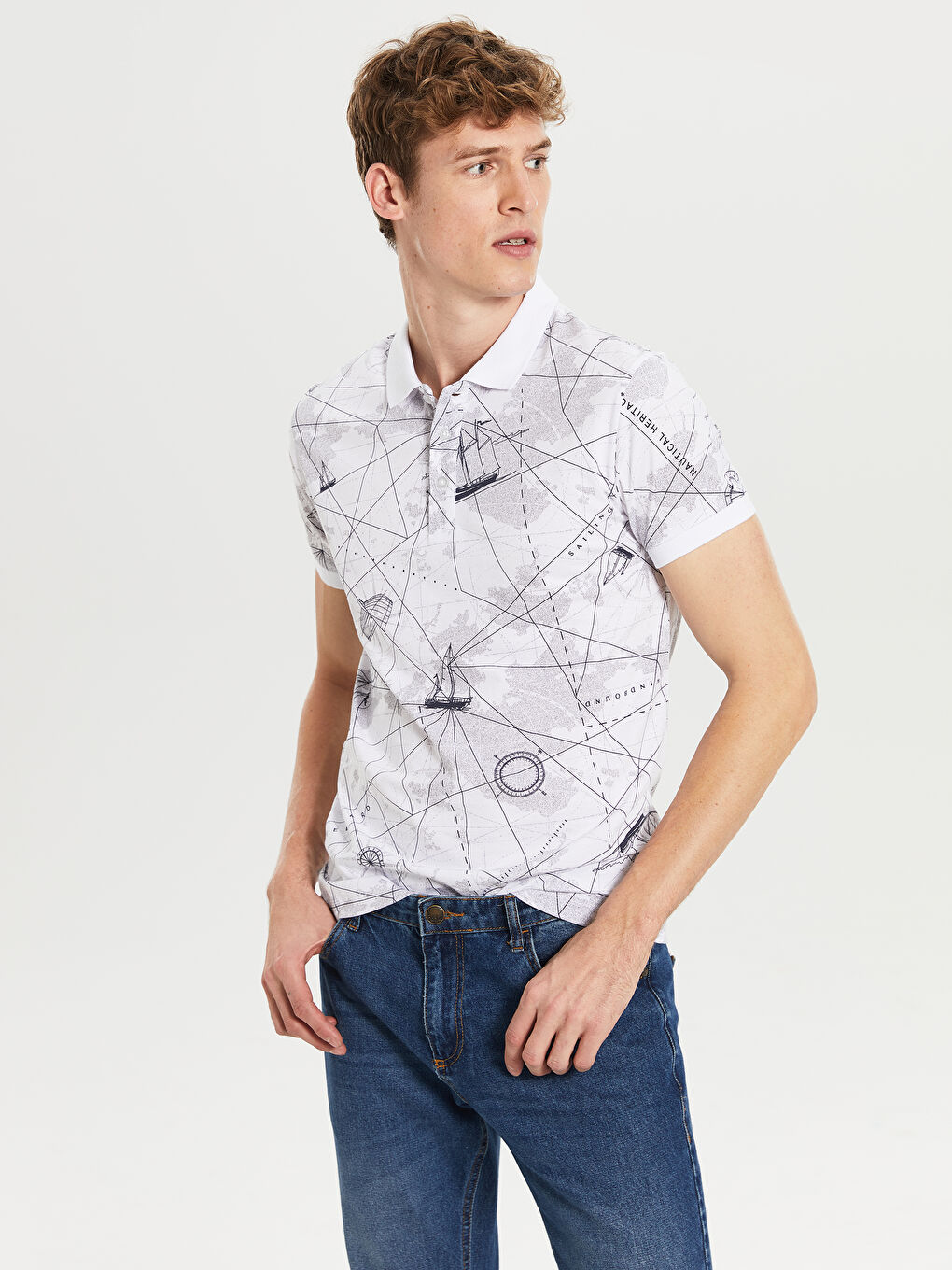 Beyaz Polo Yaka Kısa Kollu Desenli Erkek Tişört