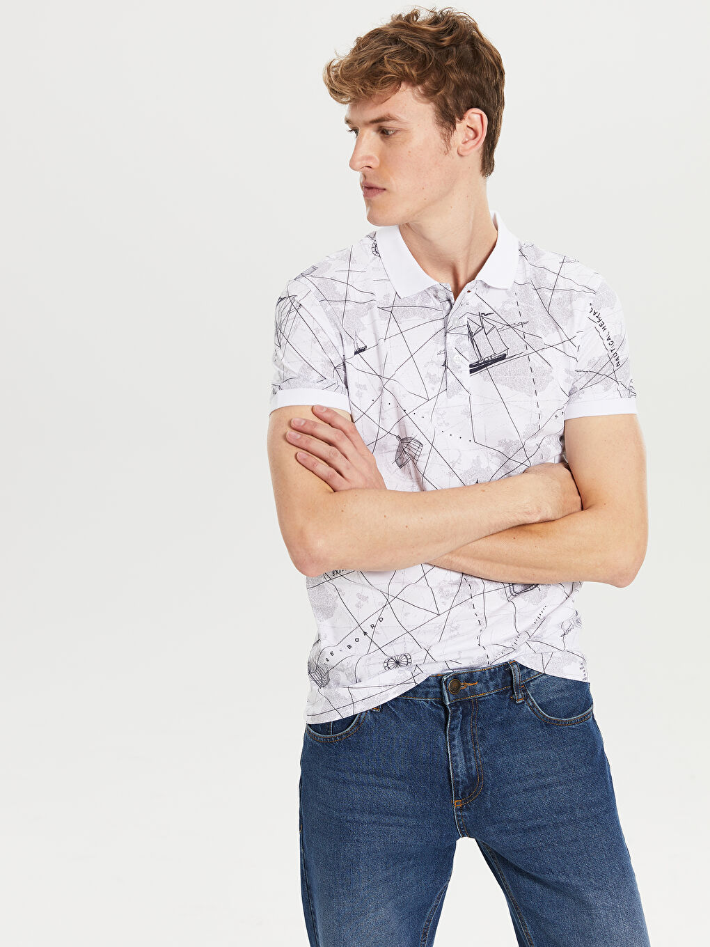 Beyaz Polo Yaka Kısa Kollu Desenli Erkek Tişört-1