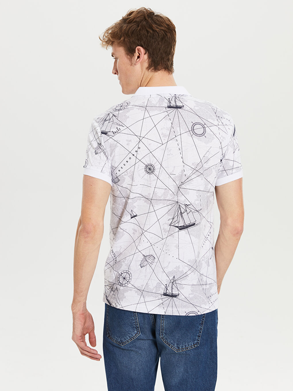 Beyaz Polo Yaka Kısa Kollu Desenli Erkek Tişört-3