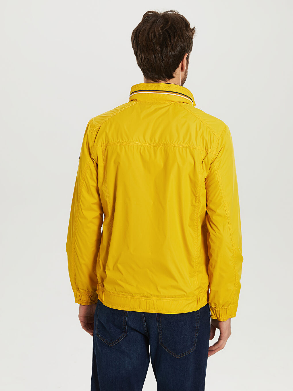 Sarı Standart Kalıp Dik Yaka İnce Erkek Mont-5