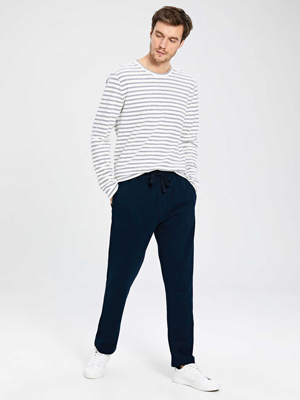 بنطلون رياضي بقصة عادية -1