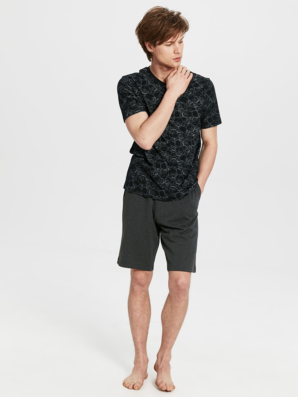 Мужской пижамный комплект с шортами стандартного кроя-1