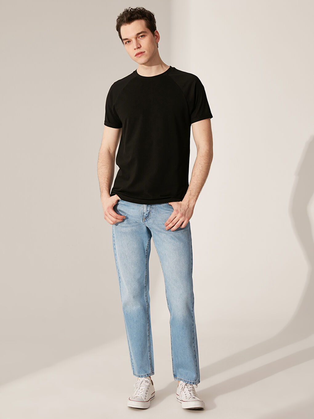 Siyah Bisiklet Yaka Kısa Kollu Basic Penye Erkek Tişört-3