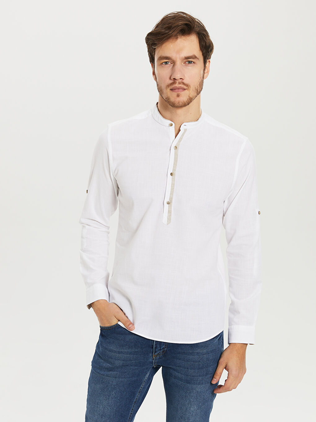 Beyaz Slim Fit Hakim Yaka Uzun Kollu Poplin Erkek Gömlek