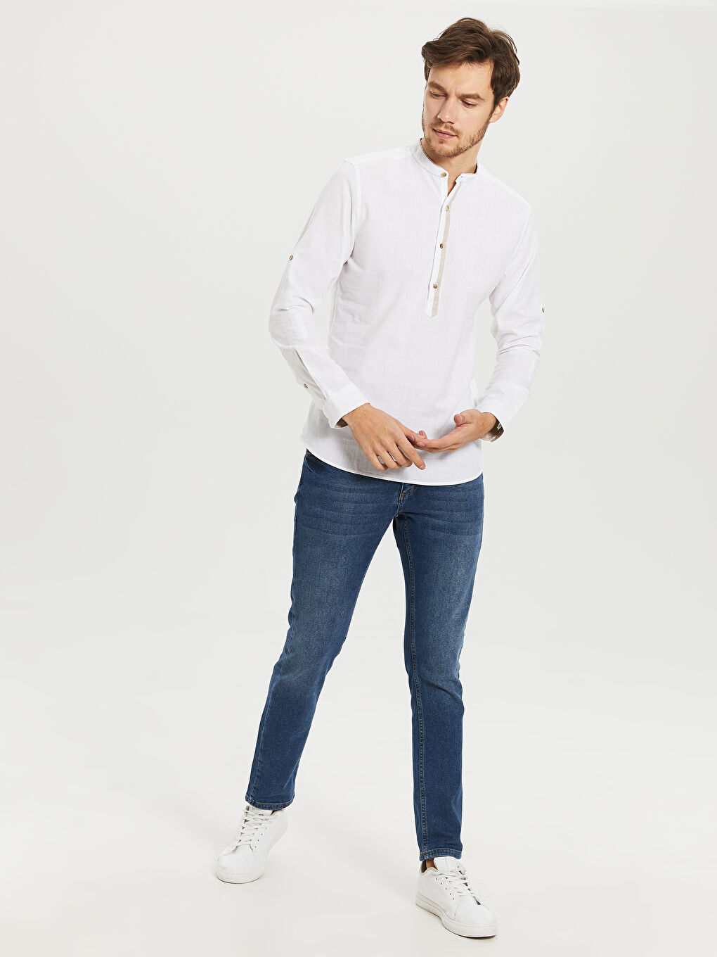 Beyaz Slim Fit Hakim Yaka Uzun Kollu Poplin Erkek Gömlek-4