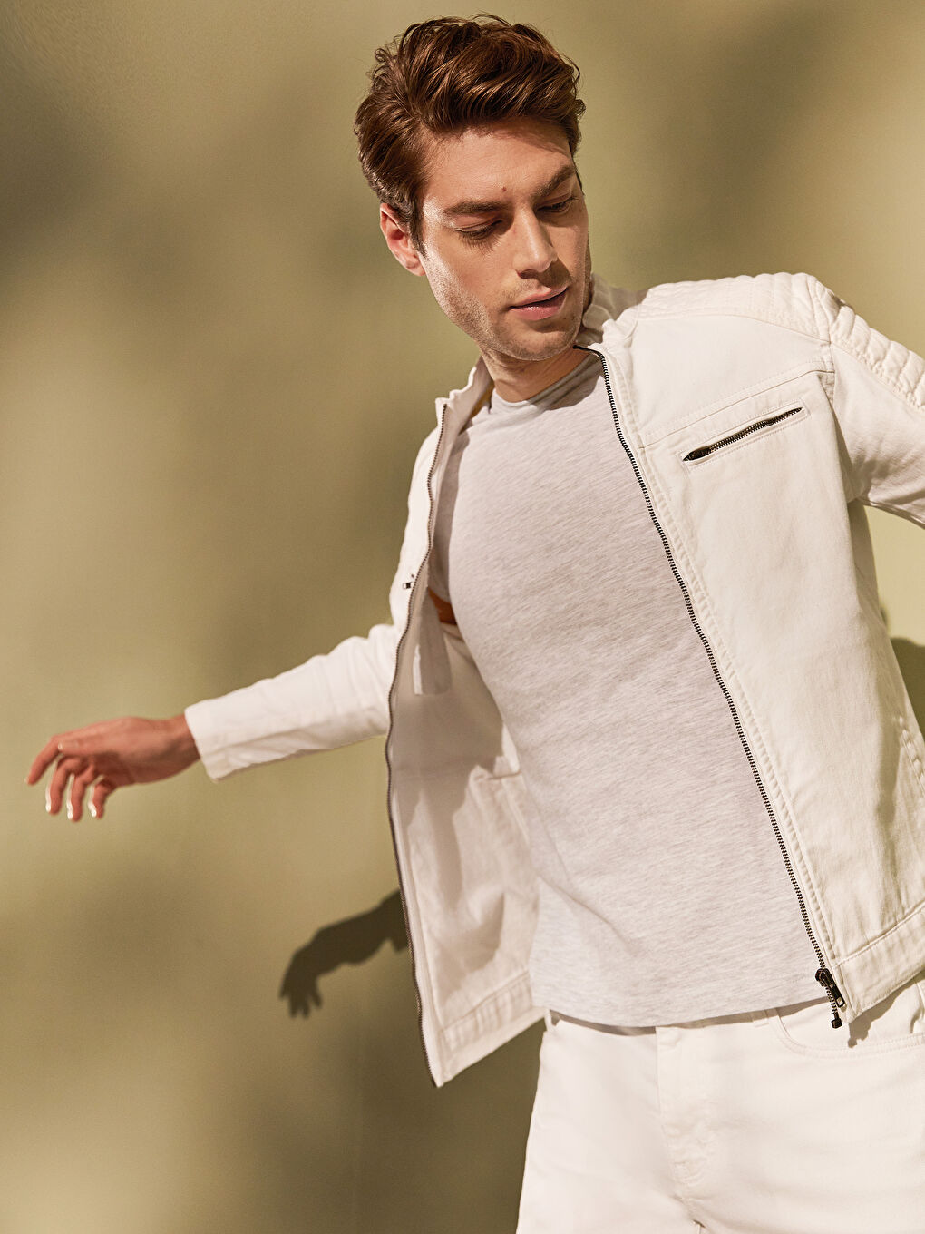 جاكيت جينز رجالي بقصة عادية-1