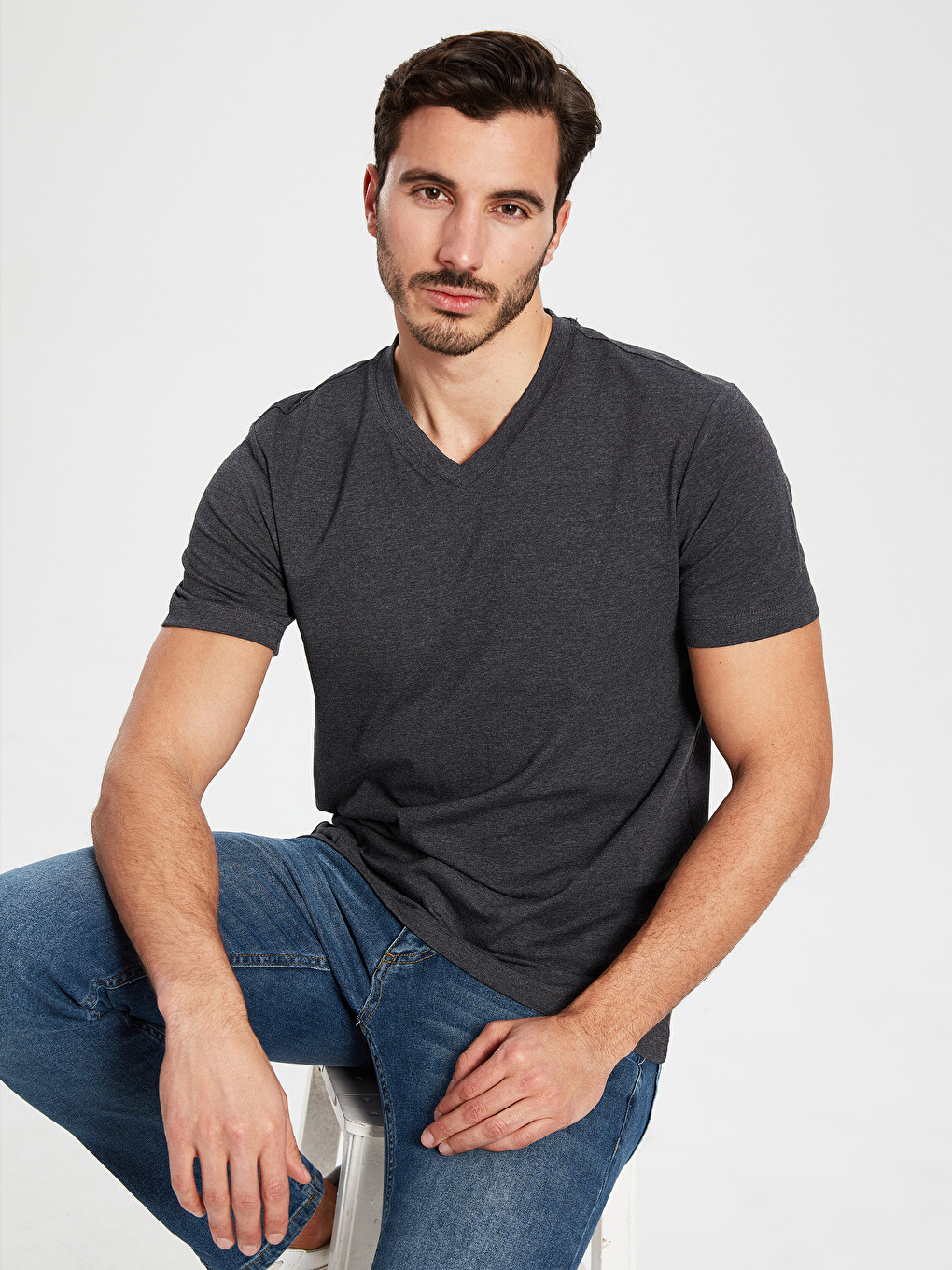 V-neck And Short Sleeve Cotton T-shirt-1