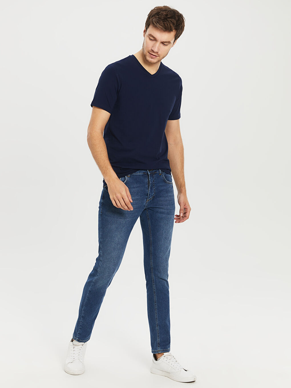 Lacivert V Yaka Kısa Kollu Pamuklu Tişört-4