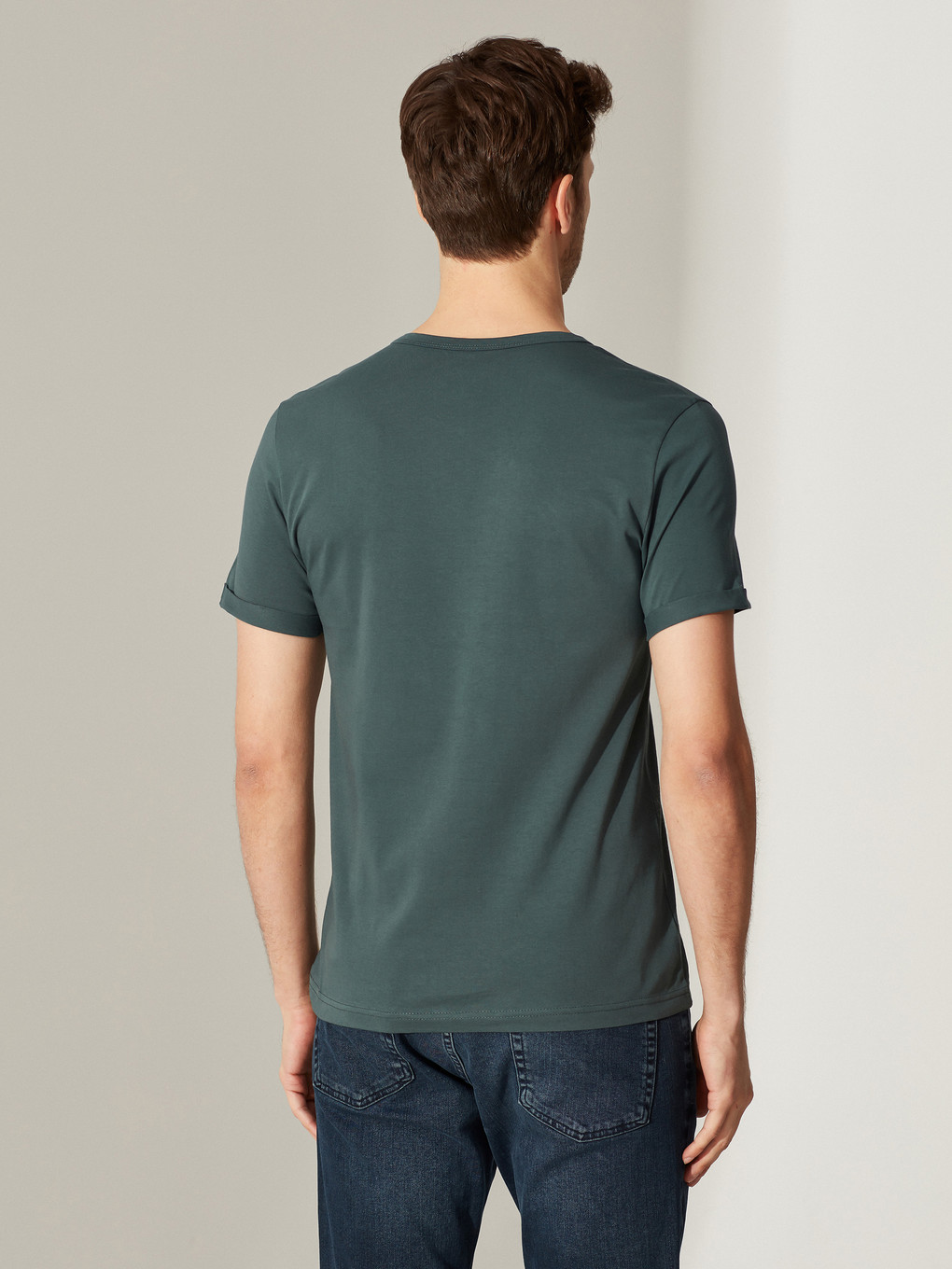 Slim Fit Crew Neck Basic T-shirt-2
