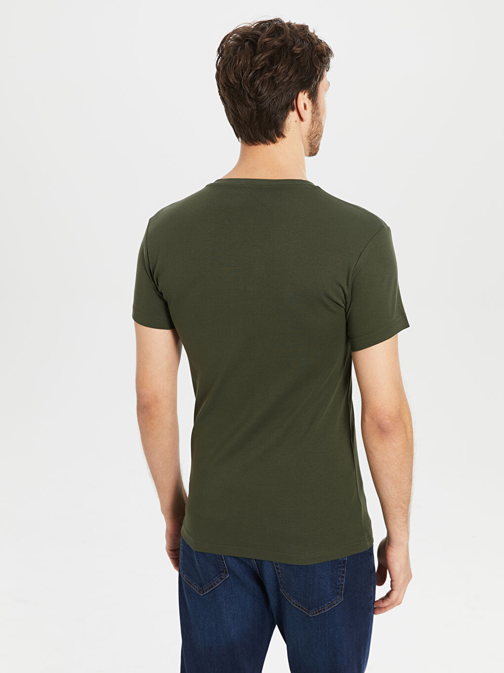 Базовая хлопковая футболка с V-образным вырезом и короткими рукавами-3