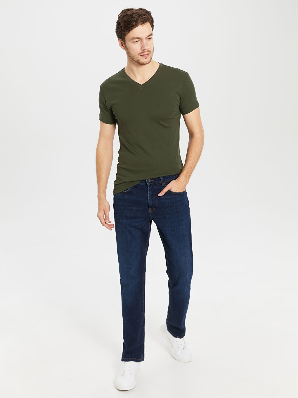 Базовая хлопковая футболка с V-образным вырезом и короткими рукавами-4