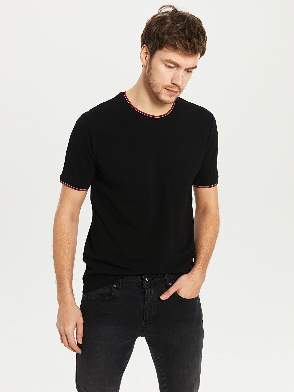 Siyah Bisiklet Yaka Kısa Kollu Pamuklu Basic Tişört