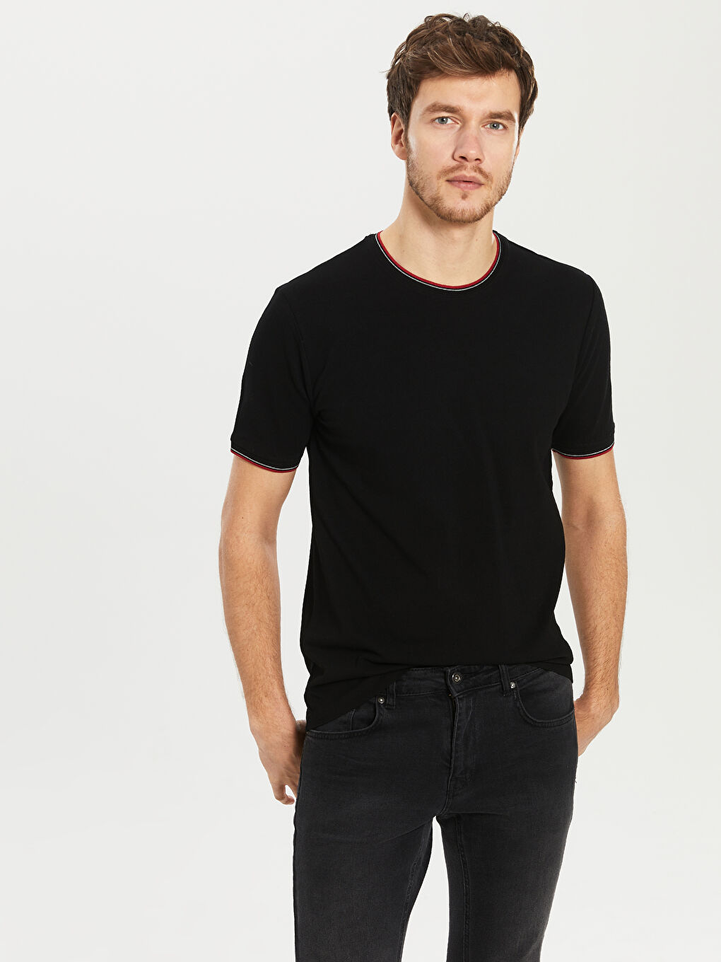 Siyah Bisiklet Yaka Kısa Kollu Pamuklu Basic Tişört-2