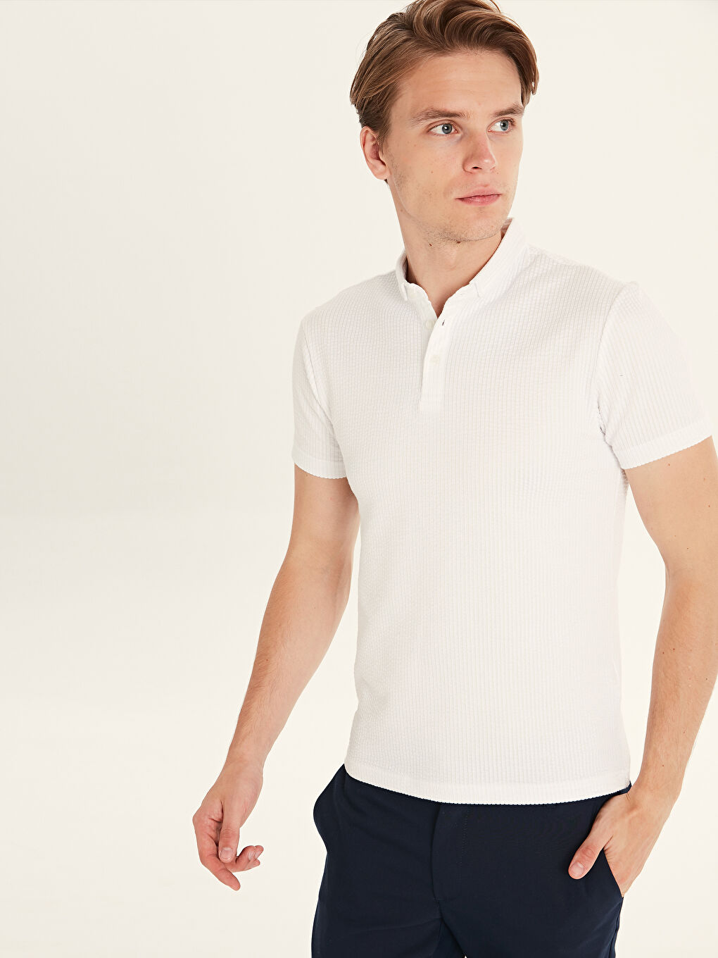 Beyaz Polo Yaka Kısa Kollu Erkek Tişört