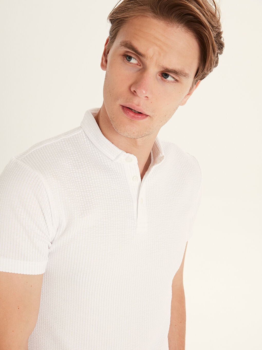 Beyaz Polo Yaka Kısa Kollu Erkek Tişört-2