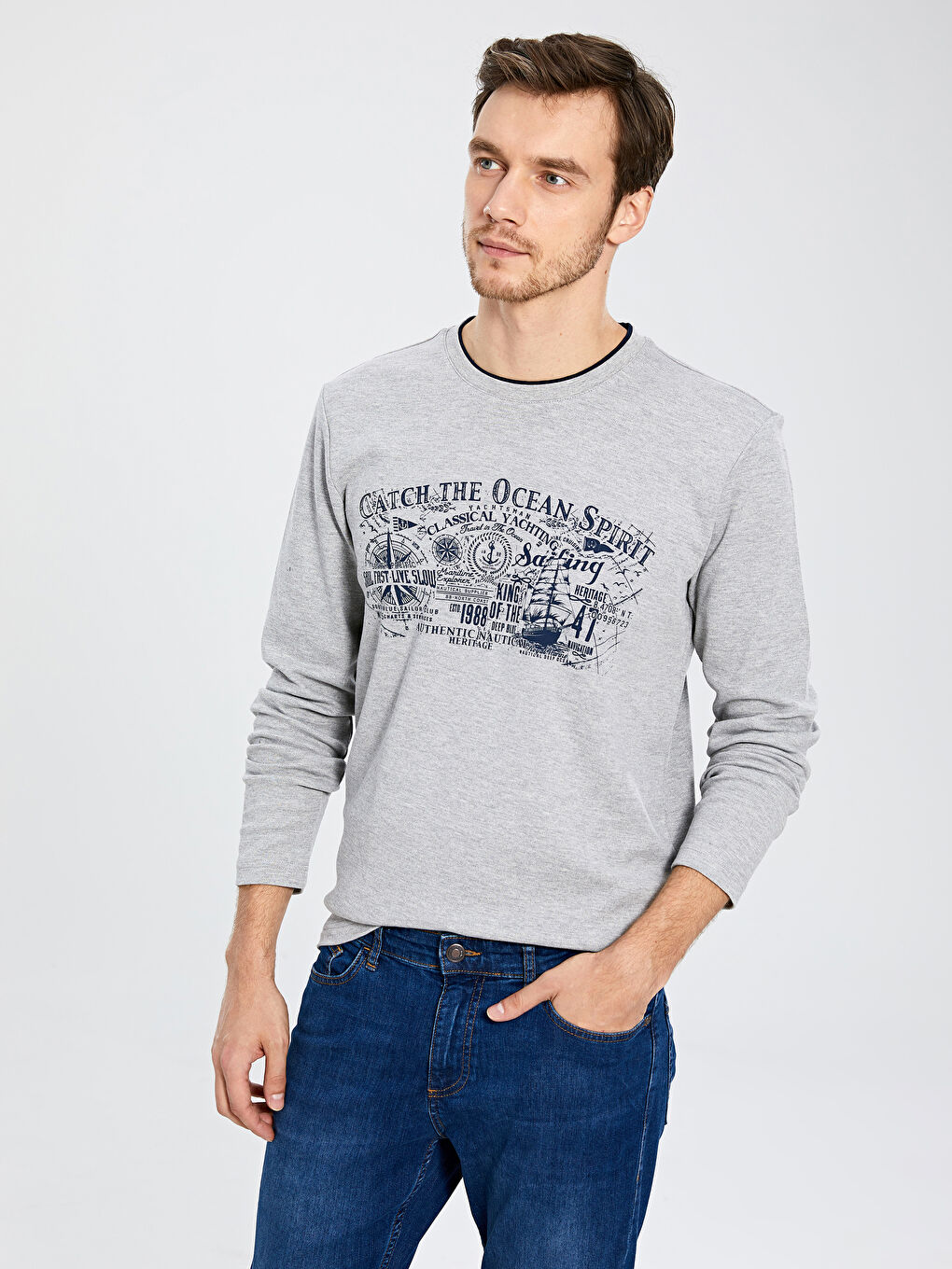 Gri Bisiklet Yaka Baskılı Uzun Kollu Tişört