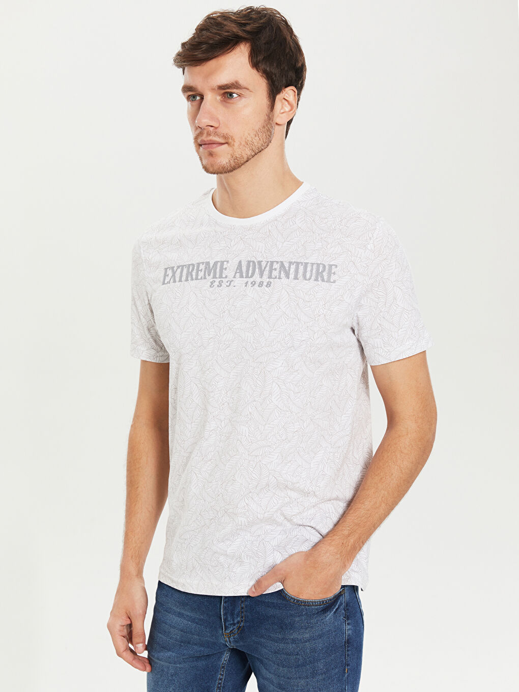 Ekru Bisiklet Yaka Kısa Kollu Baskılı Penye Erkek Tişört
