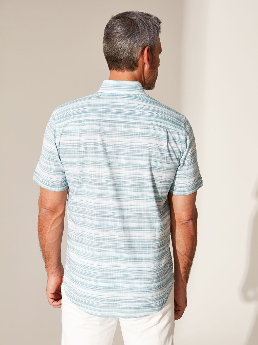 Рубашка классического кроя из поплина в полоску-3