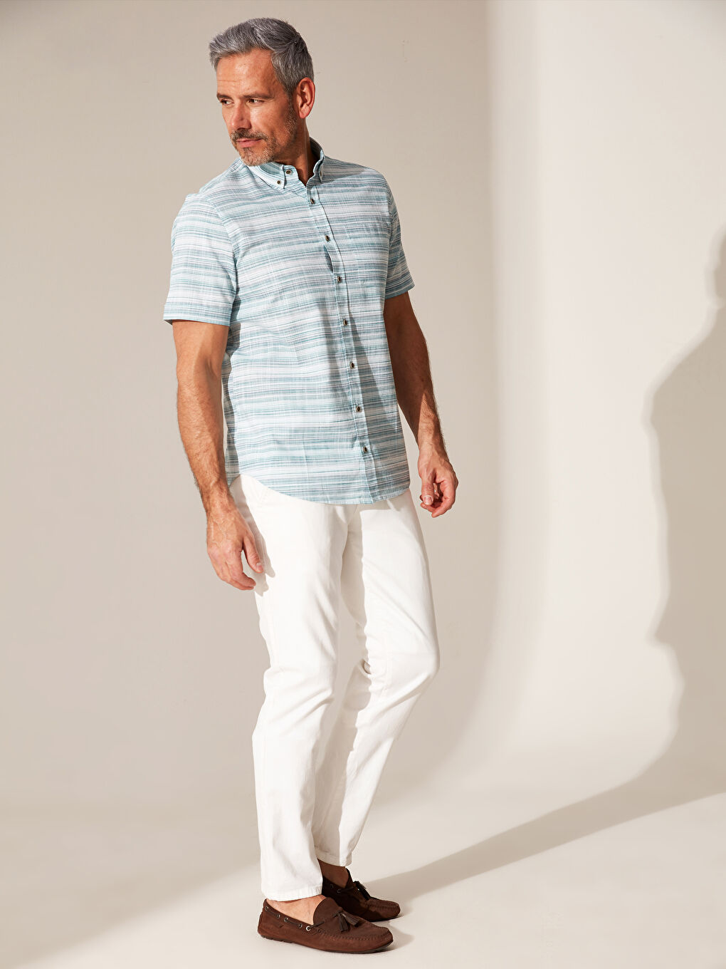 Рубашка классического кроя из поплина в полоску-4