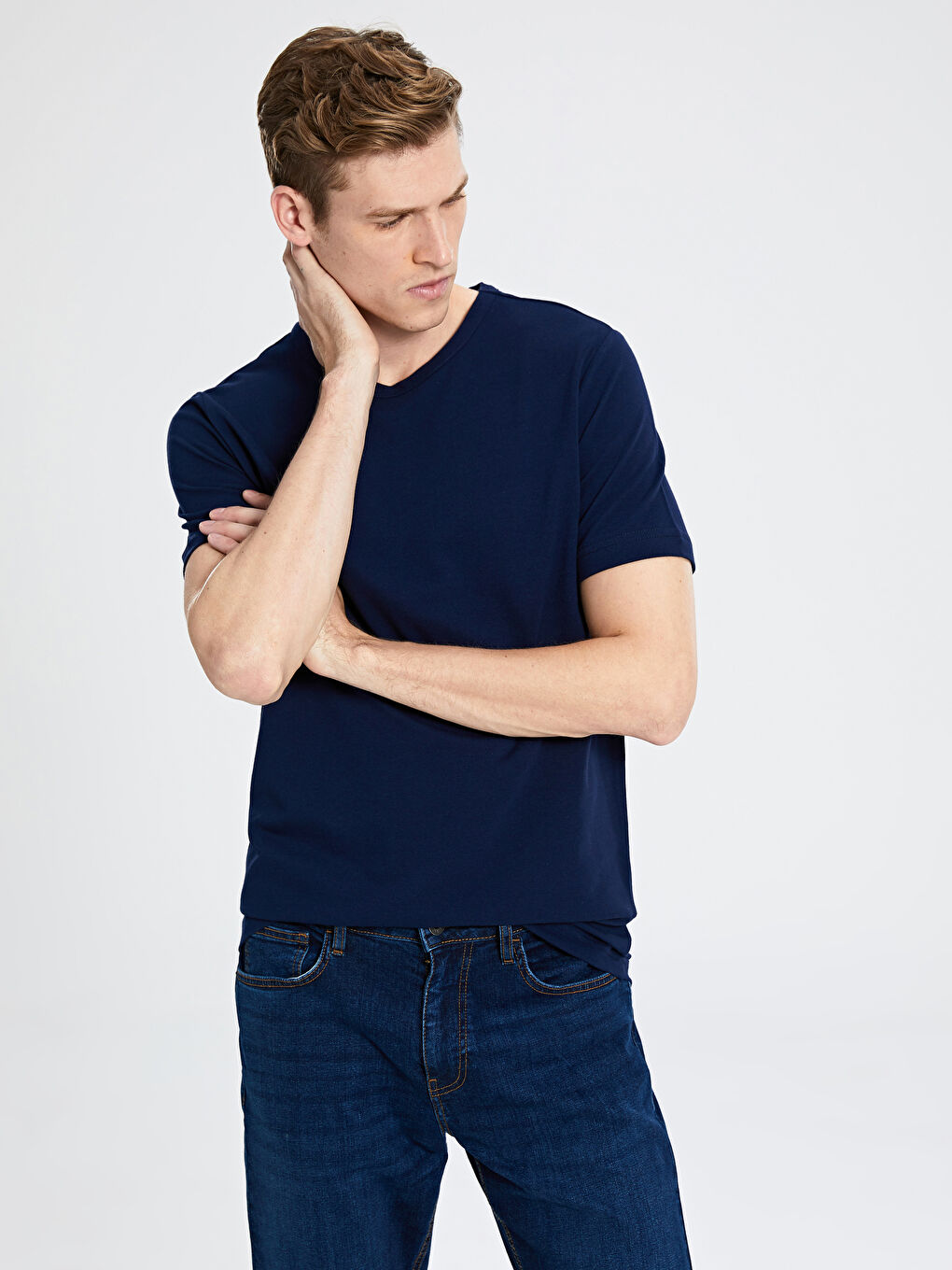 Базовая футболка с короткими рукавами и круглым вырезом-1