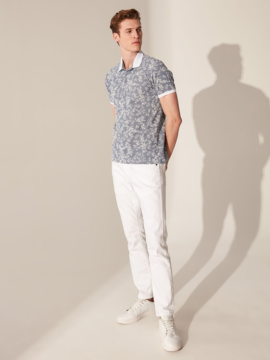 Mavi Çiçek Desenli Polo Yaka Kısa Kollu Pike Tişört-6